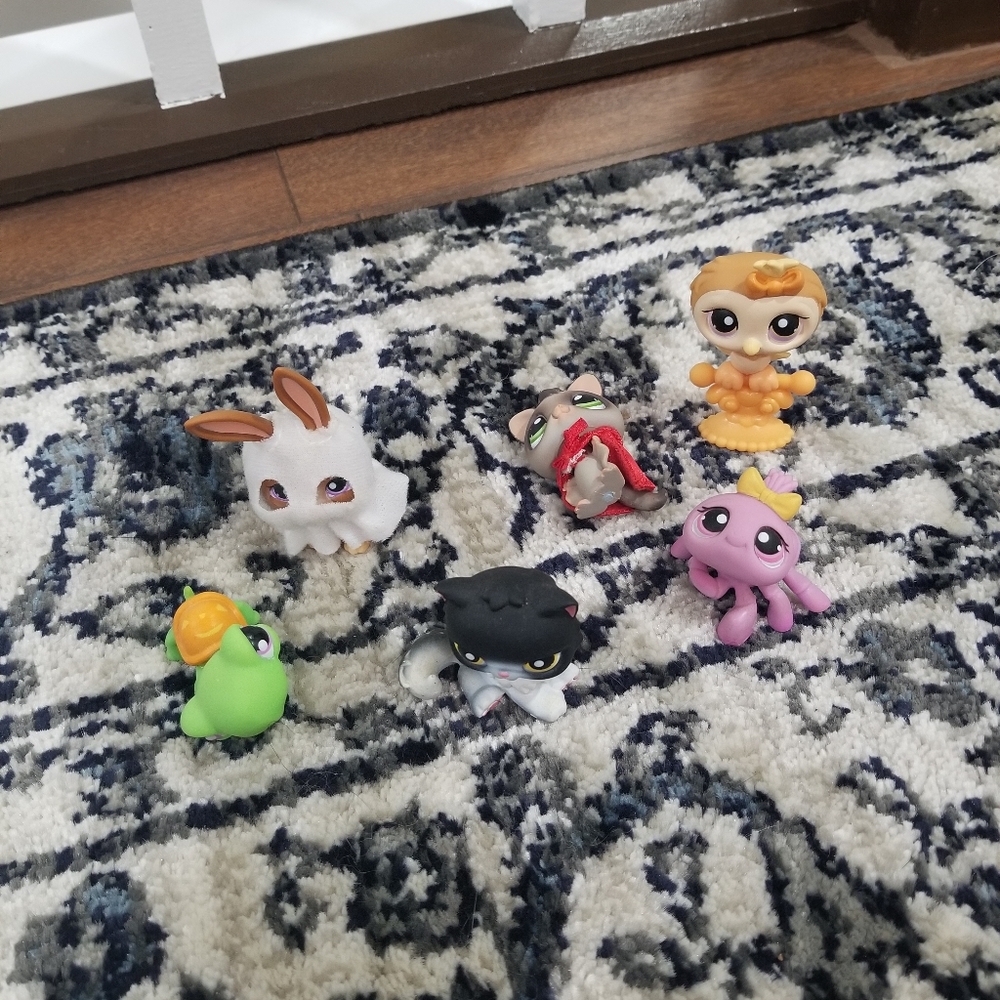 Littlest Pet Shop 2 Halloween Sets